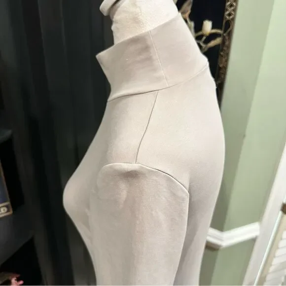 PANGAIA Long Sleeve Turtleneck Top – Size M - Picture 4 of 11